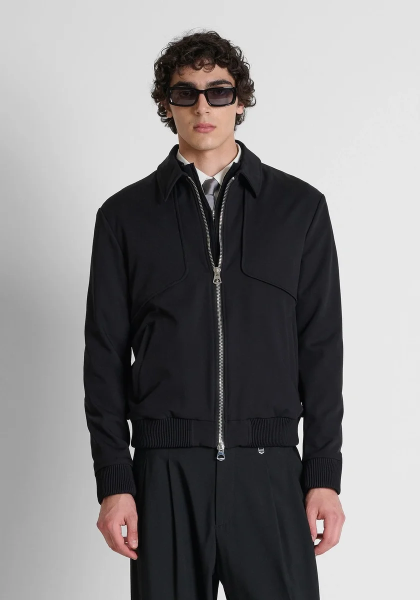 Chaqueta Morato regular fit en tejido compound elástico