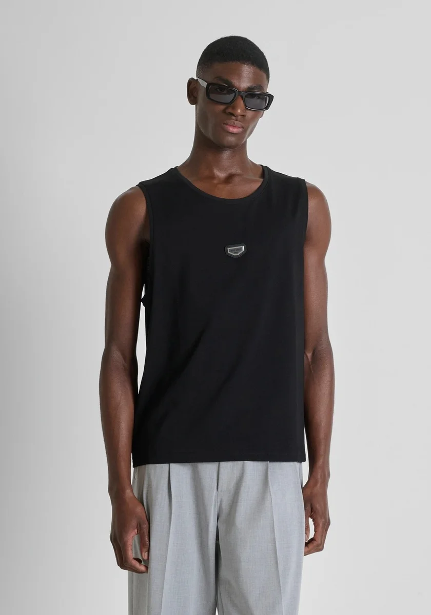 CAMISETA MORATO  SIN MANGAS REGULAR FIT DE ALGODÓN CON PLACA CON LOGOTIPO