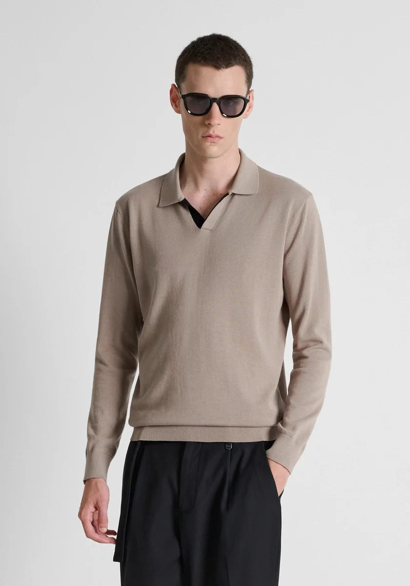Polo Morato de punto color masilla regular fit de manga larga sin botones en algodón peinado