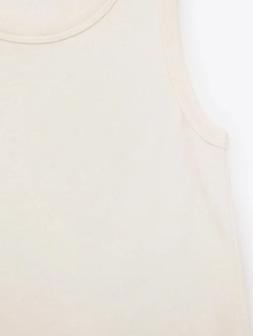 Camiseta Q2 Básica de Punto Súper Suave en Crema