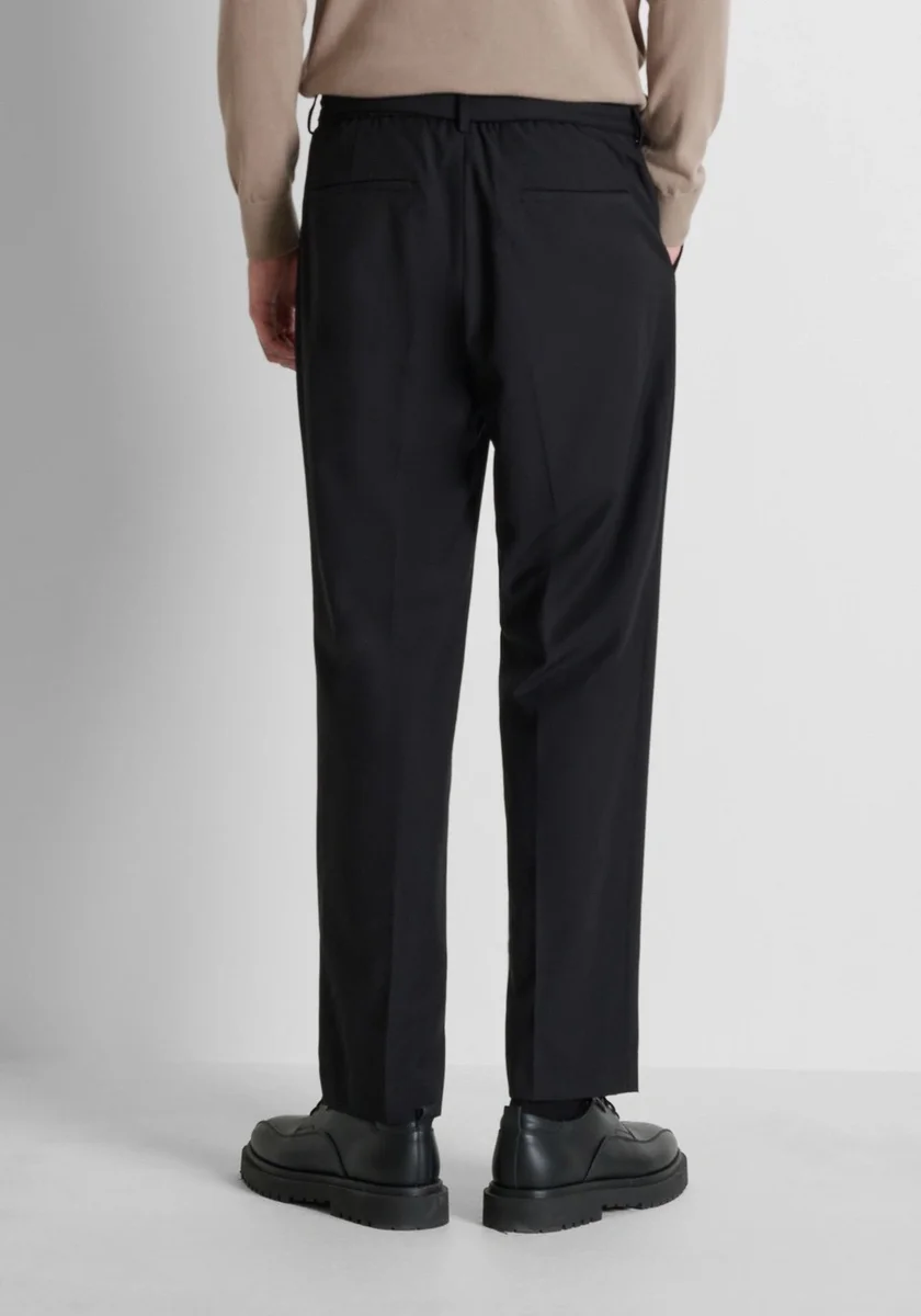 Pantalones Morato "Alan" negros relaxed fit en sarga elástica de viscosa y lana