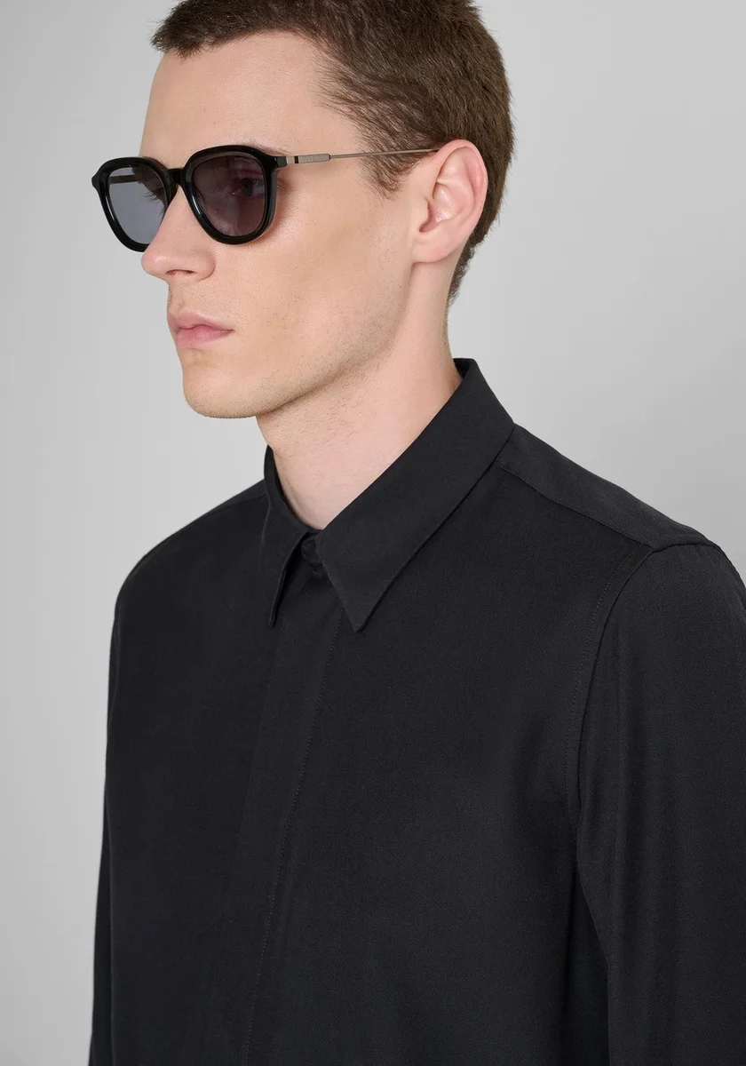 Camisa Morato "Detroit" negra regular fit en sarga elástica de viscosa y lana