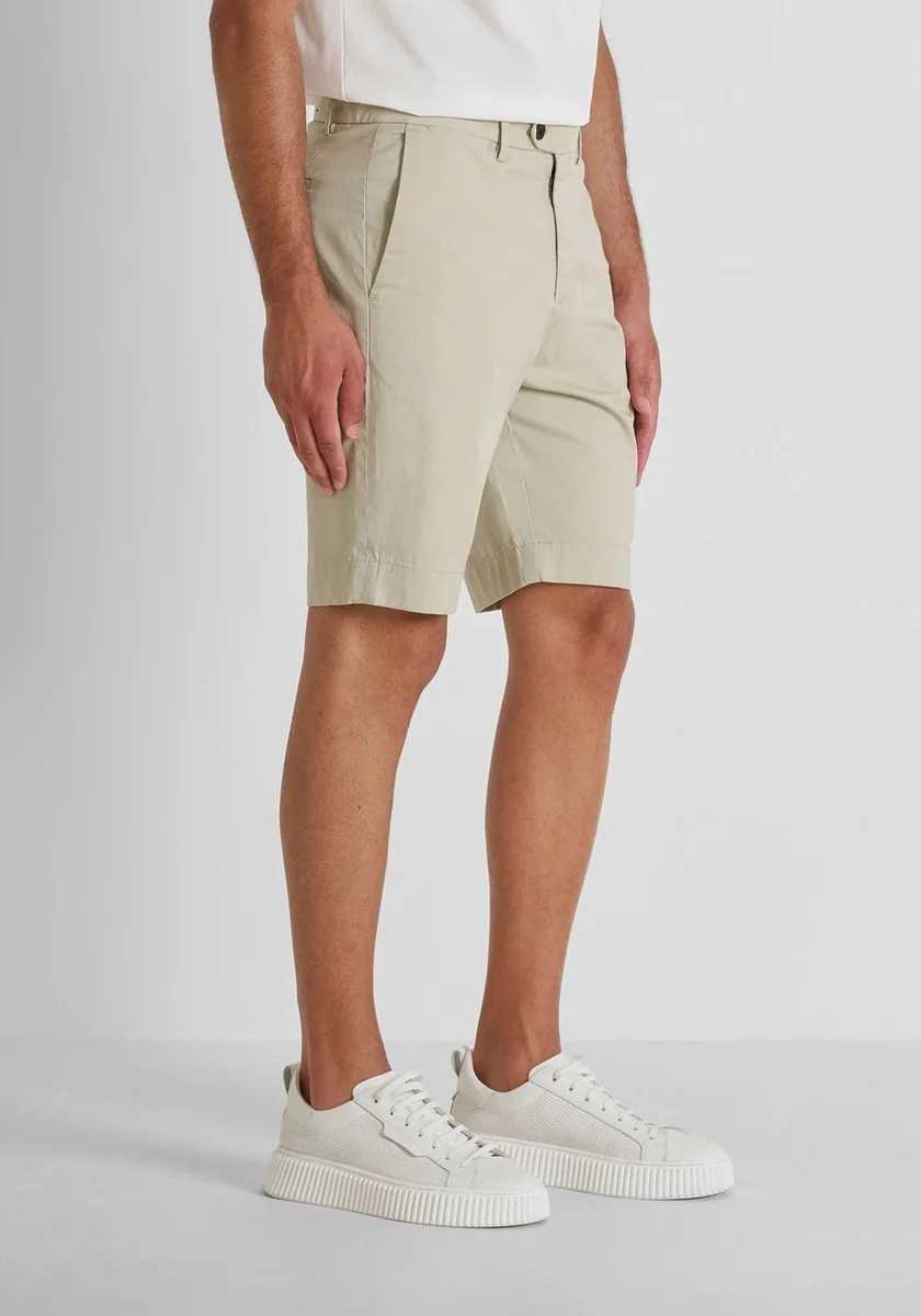 PANTALONES CORTOS MORATO SLIM FIT «MARK» DE SARGA DE ALGODÓN ELÁSTICO