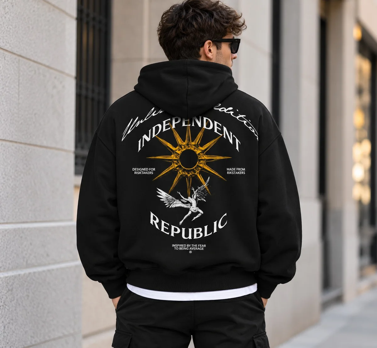 Sudadera Independent Republic  con capucha negra Icarus © ilimitada