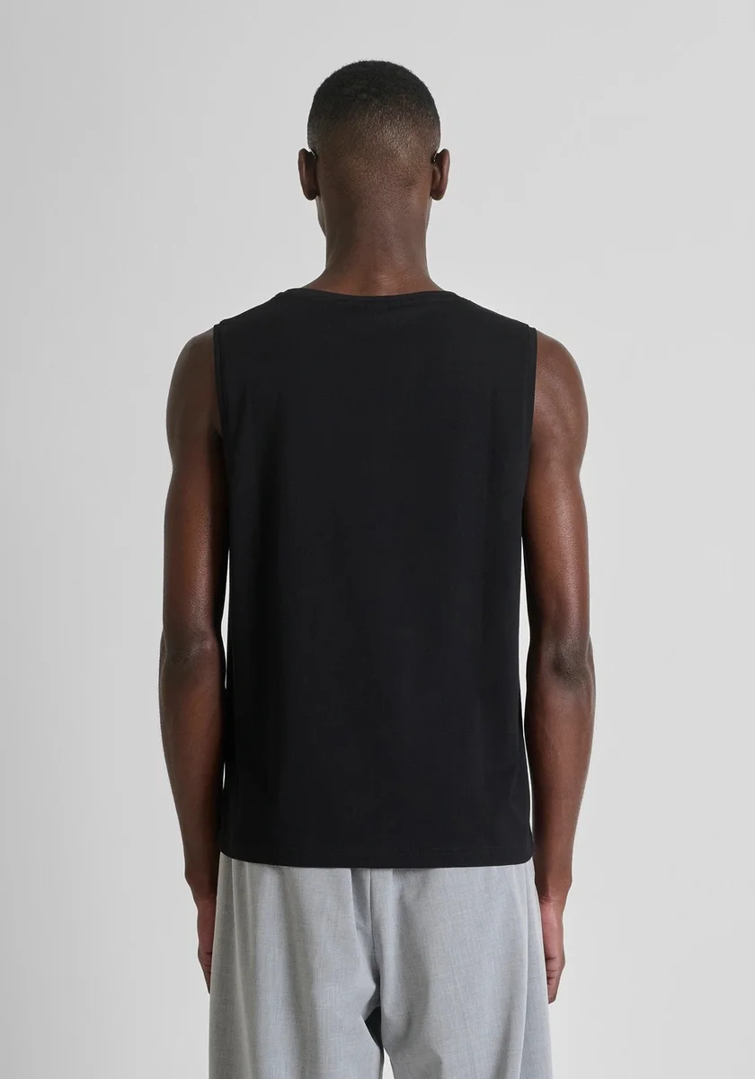 CAMISETA MORATO  SIN MANGAS REGULAR FIT DE ALGODÓN CON PLACA CON LOGOTIPO