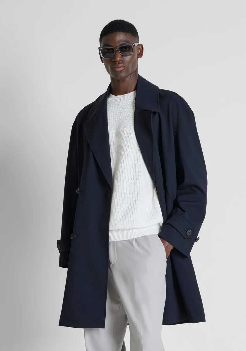 Abrigo Morato "Bradley" azul marino relaxed fit cruzado en sarga de viscosa