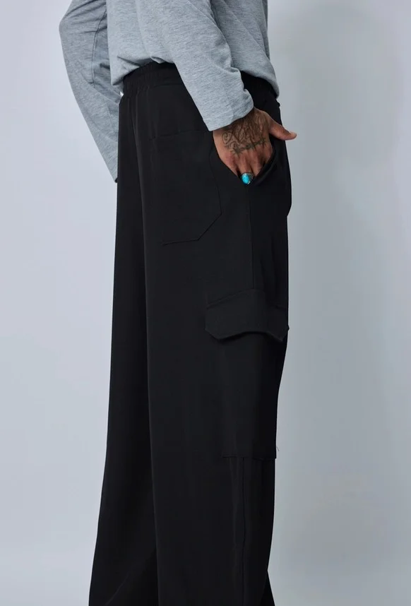 Pantalón Frilivin Paris cargo de hombre de corte ancho negro