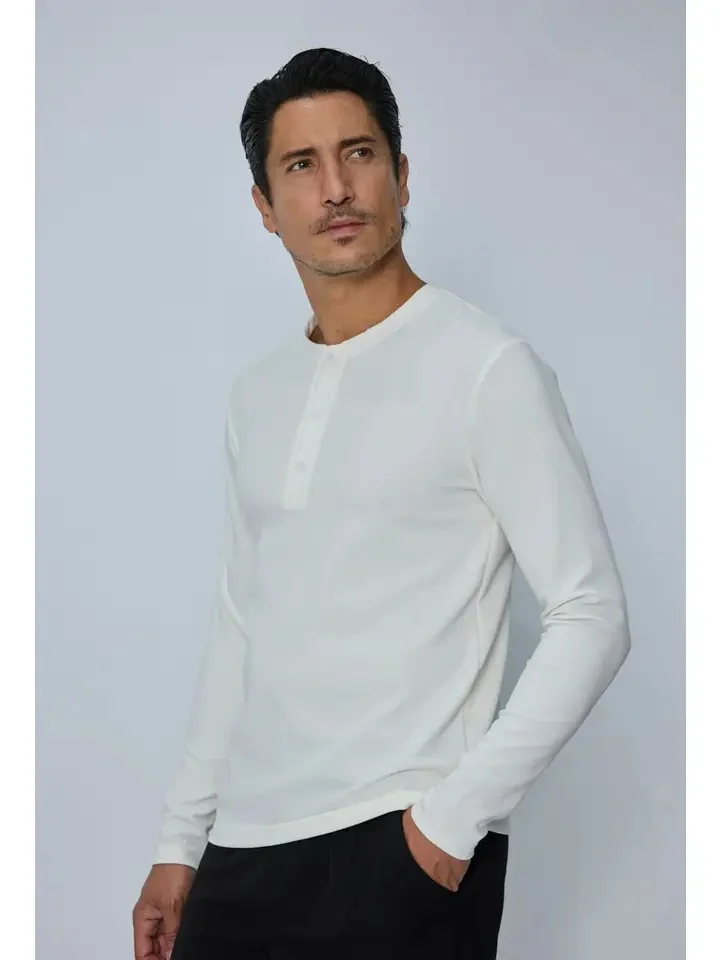 Camiseta Frilivin Pairs manga larga cuello tunecino blanca 