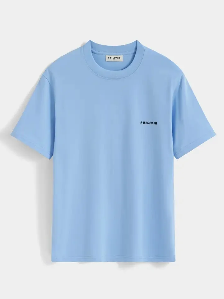 CAMISETA FRILIVIN PARIS REGULAR AZUL CON LOGO ENGOMADO