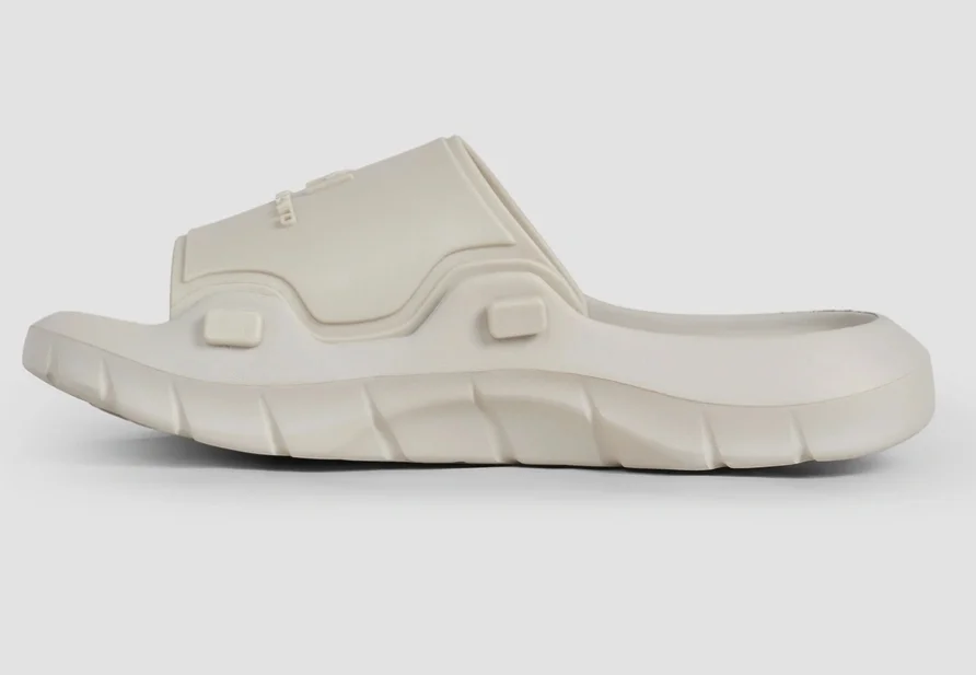 SANDALIAS «HOLBOR» DE GOMA BEIGE