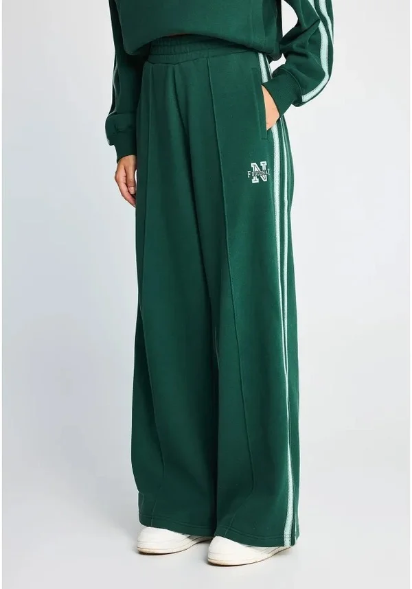 Conjunto Sport mujer Funky Buddha verde