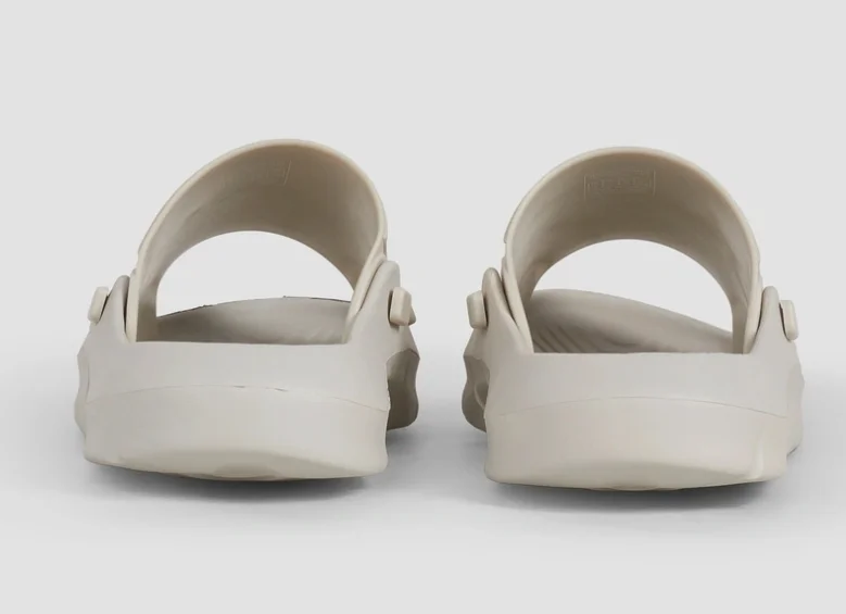 SANDALIAS «HOLBOR» DE GOMA BEIGE