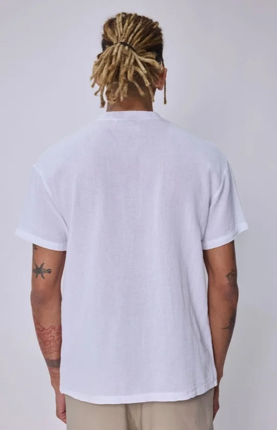 CAMISETA FRILIVIN PARIS CUELLO REDONDONDO CON BOTONES BLANCA