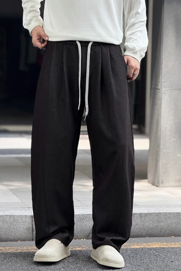PANTALONES ANCHOS PLACED BY GUIDEON EN NEGRO DESGASTADO