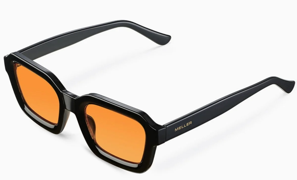 Nayah MELLER negro con lentes naranjas