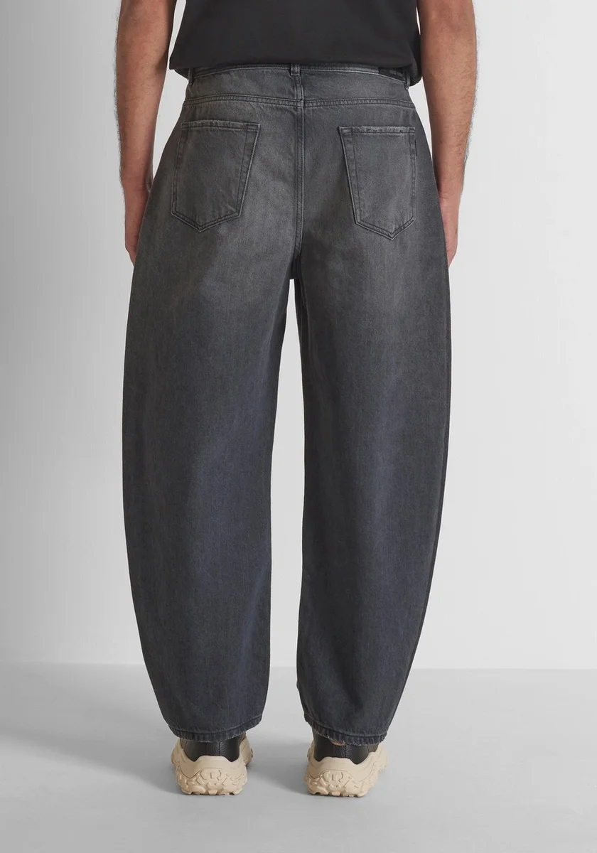DENIM MORATO EN CORTE OLGADO GRiS 