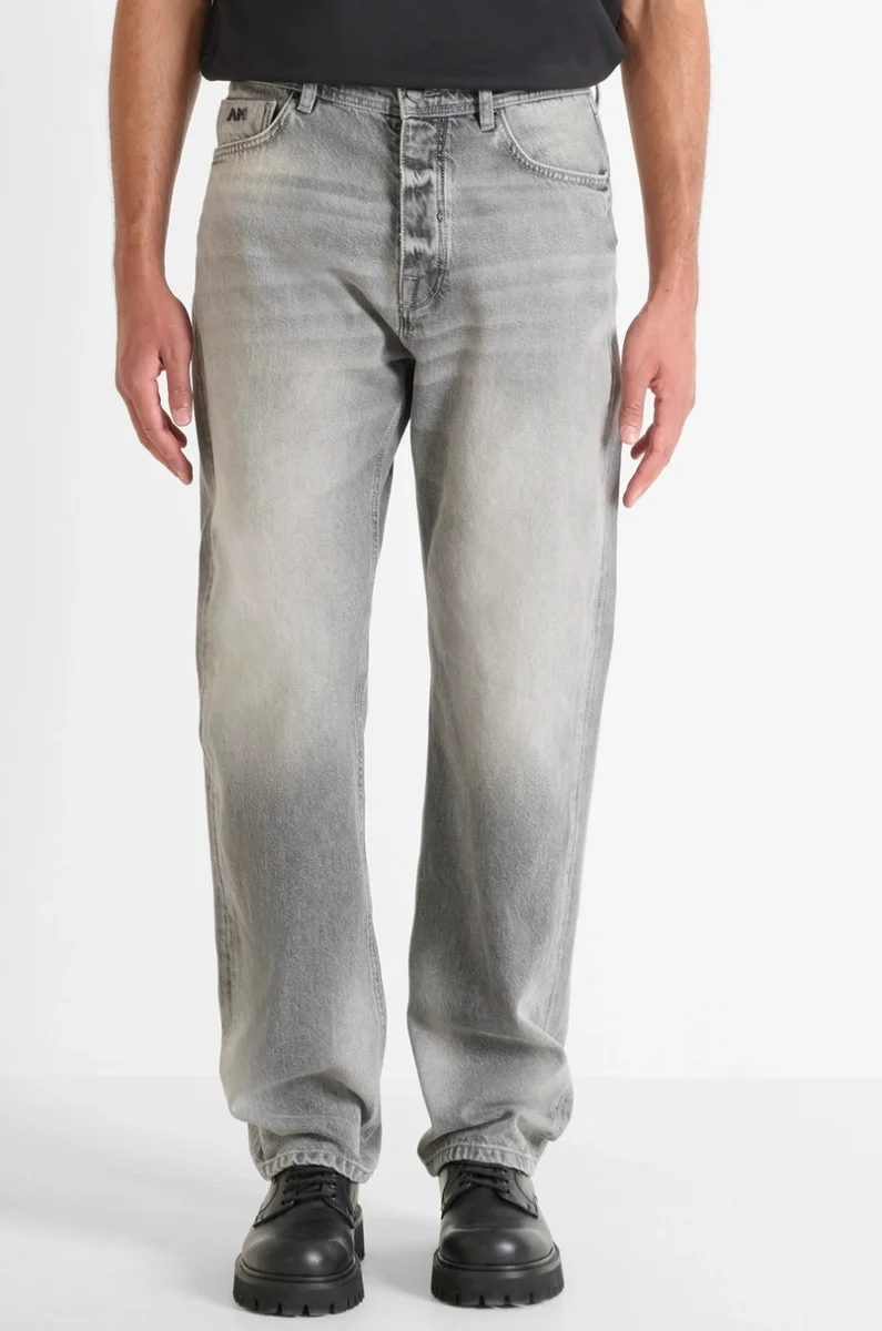 VAQUEROS MORATO FLARED STRAIGHT FIT «BRAD» EN DENIM NEGRO