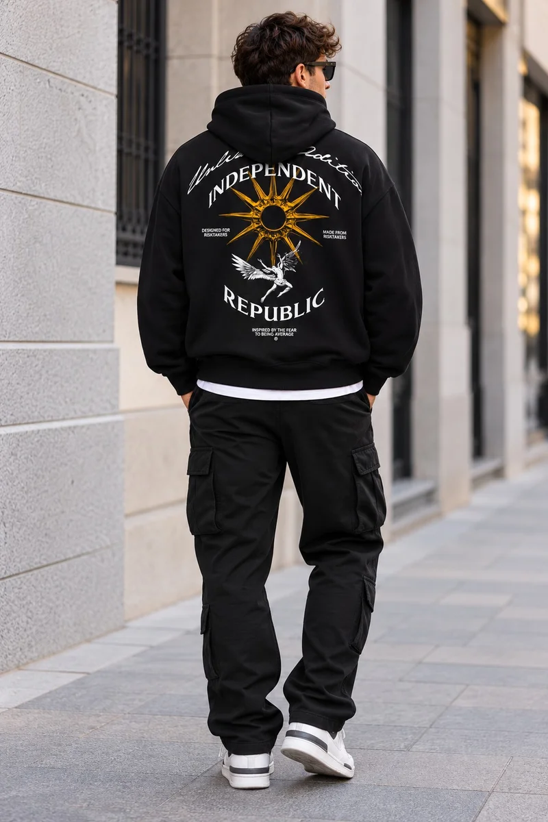 Sudadera Independent Republic  con capucha negra Icarus © ilimitada