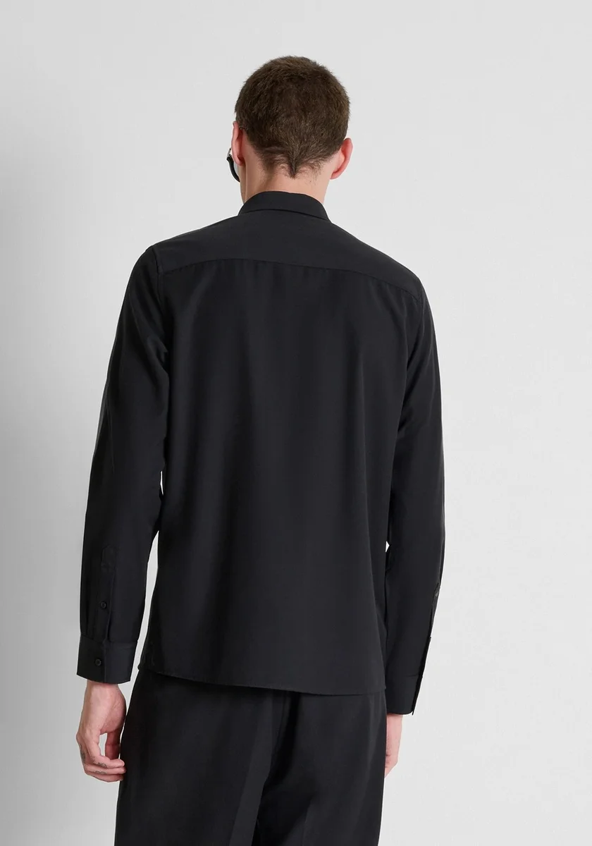 Camisa Morato "Detroit" negra regular fit en sarga elástica de viscosa y lana