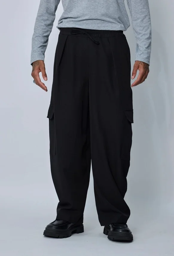 Pantalón Frilivin Paris cargo de hombre de corte ancho negro