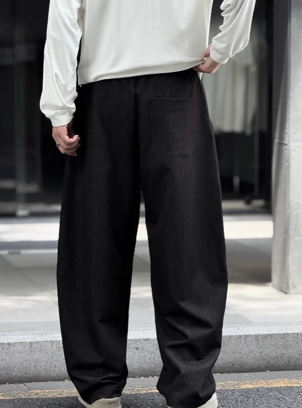PANTALONES ANCHOS PLACED BY GUIDEON EN NEGRO DESGASTADO