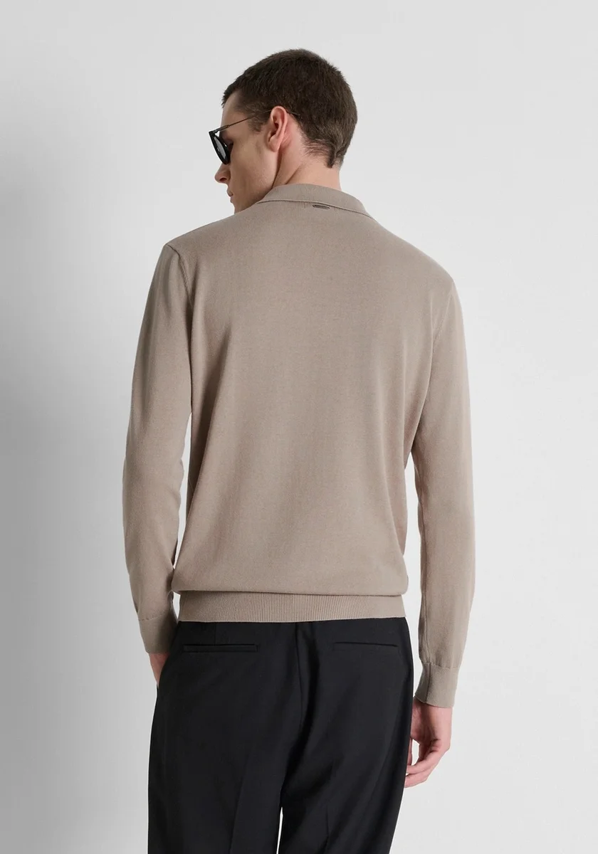 Polo Morato de punto color masilla regular fit de manga larga sin botones en algodón peinado